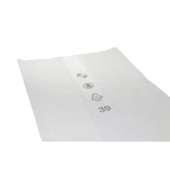 Die transparente Tüte DEISS 99034 der EMIL DEISS KG (GmbH + Co.) im Format 800+500x1700x0,08 mm liegt flach auf einer hellen Fläche und zeigt Recycling-Symbole und die Zahl 39, ideal für die Verpackung mit Karton (50 Stück).