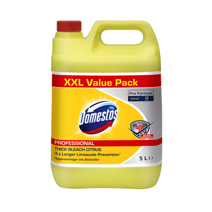 5-litrový kanister zo žltého plastu s nápisom „DOMESTOS Professional 5 L Kanister, hygienický čistič s aktívnym chlórom“ od Diversey Deutschland GmbH & Co. OHG, s červeným viečkom a produktovým označením na prednej strane.