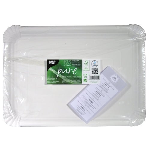 Hromada 125 bielych obdĺžnikových PAPSTAR Hranaté taniere 24 × 33 cm z lepenky „pure“ od PAPSTAR GmbH je zabalené v plastovom obale a je na ňom uvedený text s informáciami o životnom prostredí a recyklácii, ktoré poukazujú na to, že ide o jednorazový riad vyrobený v súlade s princípmi trvalej udržateľnosti.
