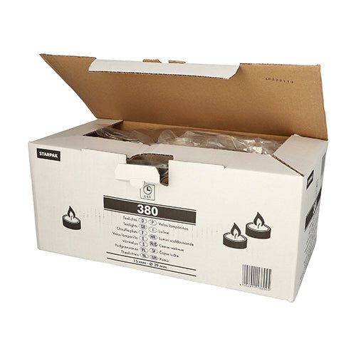 Biela kartónová škatuľa s logom Starpak zobrazuje po otvorení veka niekoľko čajových sviečok. Na etikete je napísané „Starpak 380 čajových sviečok Ø 39 mm · 15 mm biele“ a uvádza, že škatuľa obsahuje 380 čajových sviečok.