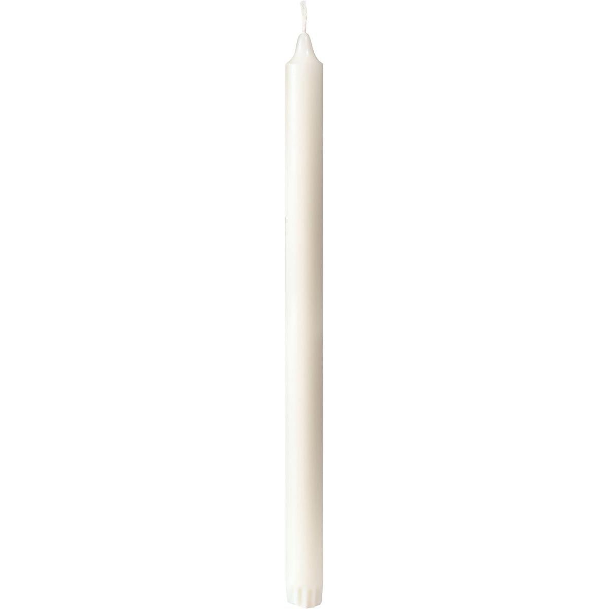 Zobrazená je jedna, neosvetlená biela stearínová korunová sviečka 22x350 mm od spoločnosti Duni GmbH zo 100% stearínu s viditeľným knôtom a hladkým povrchom pred jednoduchým bielym pozadím. Balenie obsahuje 10 sviečok.