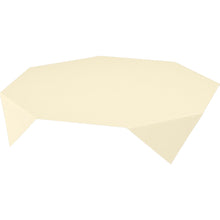 Die Dunisilk MD Tischdecke 84x84 cm Linnea creme von Duni GmbH bietet elegante Tischdekoration. Ihre beige, glatte und wasserabweisende Oberfläche eignet sich perfekt für stilvolle Anlässe. Erhältlich im Pack (20 Stück).
