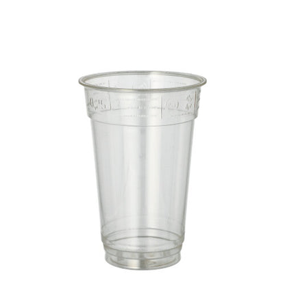 Pohár na pitie Starpak 50 "Hurricane" z priehľadného PET od Starpak stojí vzpriamene pred jednoduchým bielym pozadím.