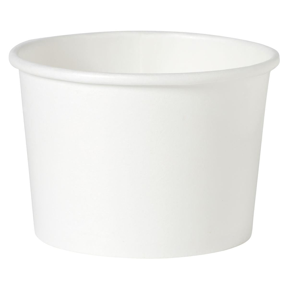 Pohár na polievku Basic biely kartón/PE od Duni GmbH je jednoduchý biely jednorazový papierový pohár s rolovaným okrajom, ktorý je zobrazený prázdny v miernom uhle na bielom pozadí. Ideálny ako pohár na polievku na praktické jedlá na cestách.