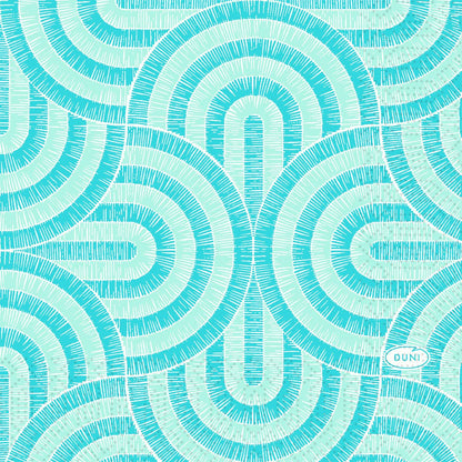 Geometrický vzor z prekrývajúcich sa tyrkysových a svetlomodrých polkruhov s mriežkami zdobí servítku Duni GmbH, 24x24 3vrstvová 1/4; "DUNI" je viditeľné v malom ovále v pravom dolnom rohu.