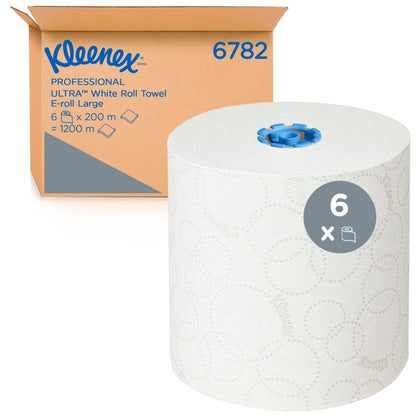 Veľká biela rolka Kleenex® Ultra™ rolkových utierok (2-vrstvové, každá 200m) od Kimberly-Clark GmbH stojí pred kartónom "6782". Symbol ukazuje, že balenie obsahuje 6 hygienických roliek (E-Rolka Large, Biela) na kartón.