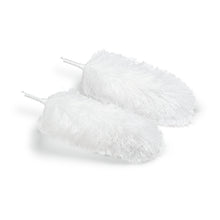 Zwei Nölle Profi Brush Microfaser Staubwedel Ersatzköpfe (40 cm, 2er Set) von Nölle Profi Brush Bürsten- & Pinseltechnik e.K. liegen nebeneinander, weich und flauschig - perfekt für die effiziente Staubentfernung auf jeder Oberfläche.