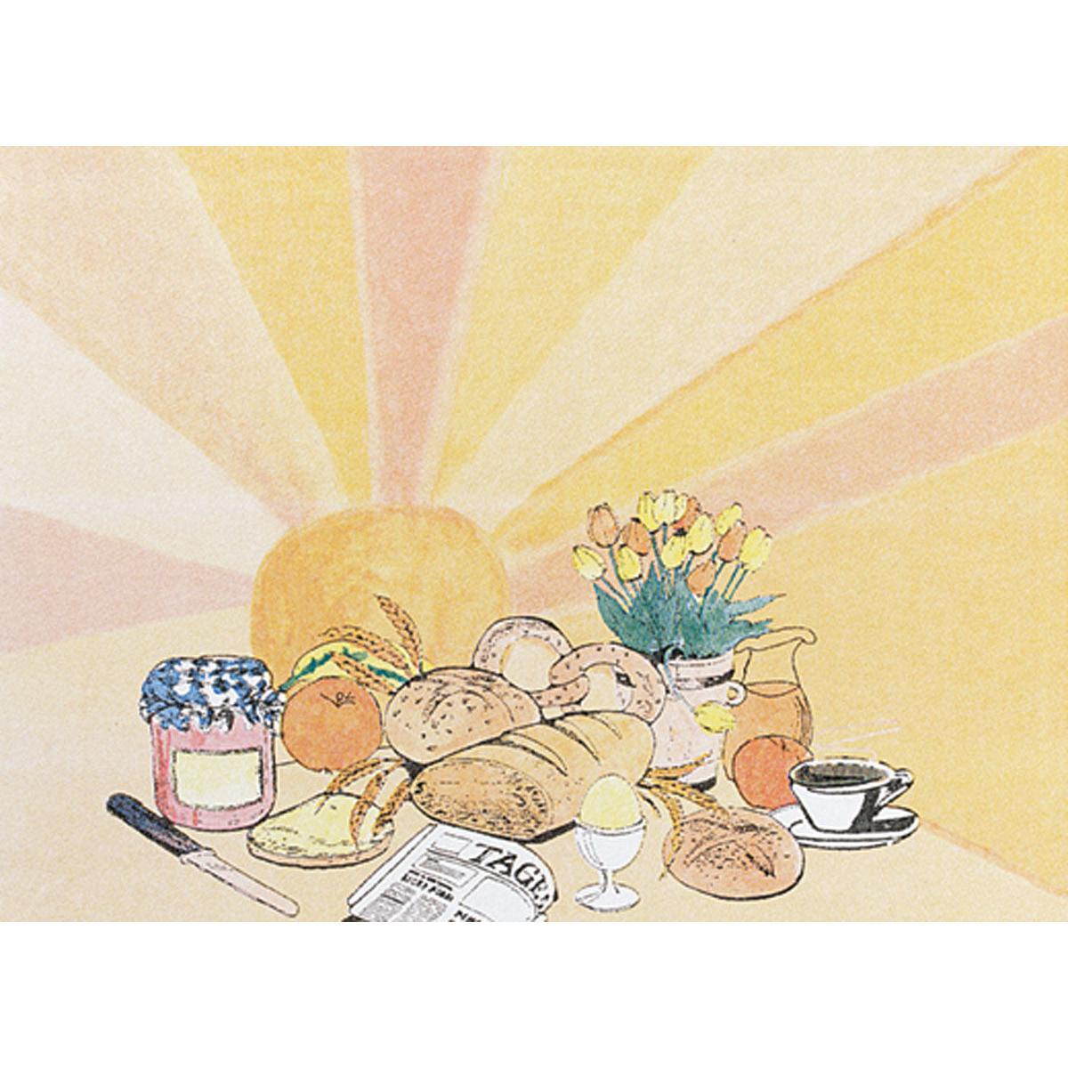 Raňajkový stôl s chlebom, džemom, kávou, ovocím a kvetmi je prestretý na Dunicel podložkách 30x40 cm od Duni GmbH (100 kusov), zatiaľ čo v pozadí vychádza ranné slnko - ideálne pre oslavy a slávnosti.