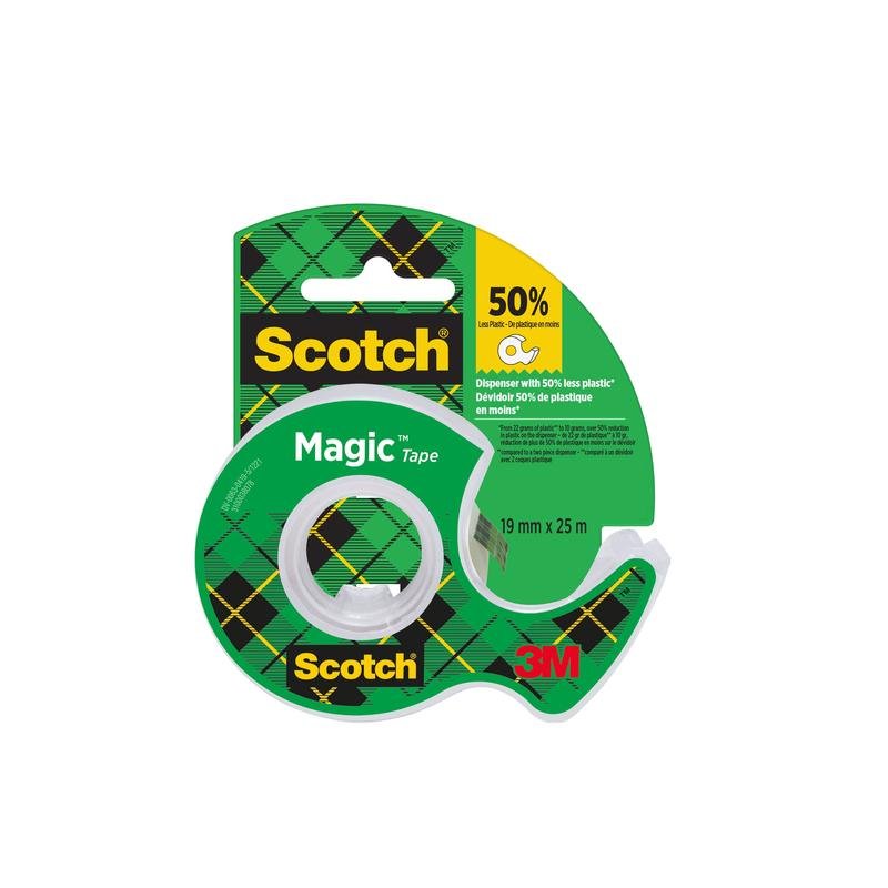Scotch® Magic™ Neviditeľná páska (19 mm x 25 m) od 3M Deutschland GmbH prichádza v zelenom a žltom ručnom dávkovači, používa o 50 % menej plastu; logo 3M je viditeľné vpravo dole na obale.