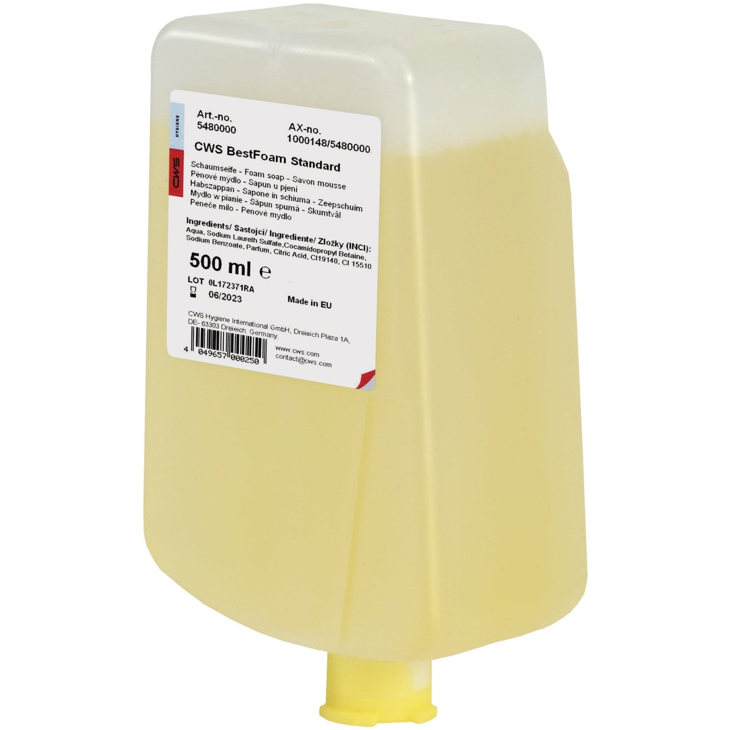 500 ml nádoba z priehľadného plastu s penou na mydlo CWS BestFoam Standard s bielym štítkom, žltou tekutinou a viacjazyčnými produktovými informáciami pre optimálnu hygienu rúk. Značka: CWS.