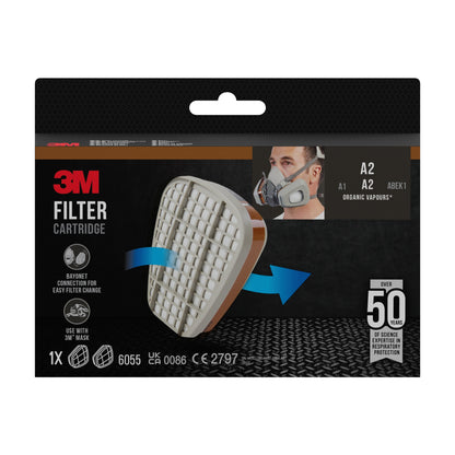 Vorderansicht der Verpackung der 3M™ Filterpatrone 6055, A2 Organische Dämpfe von 3M Deutschland GmbH, die die Patrone, eine Person mit Atemschutzmaske und Produktangaben wie "A2" und "Organische Dämpfe" zeigt.
