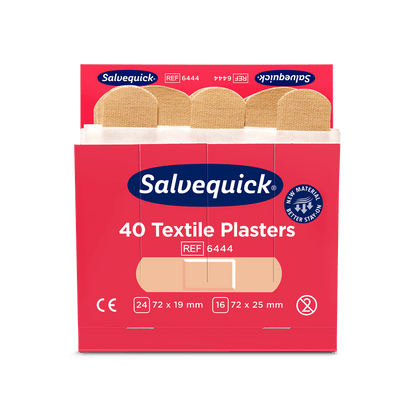 Otvorená červená škatuľka Orkla Wound Care AB Textilgips (40 ks/náhradná náplň, 6 kusov) ukazuje vo vnútri béžové náplasti a na prednej strane veľkosti, informácie o produkte a certifikačné symboly.
