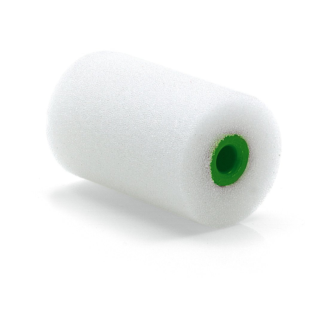 Záber zblízka na Nölle Profi Brush Mini-maliarsky valček Fein 5,5 cm / Ø 35 mm od Nölle Profi Brush Bürsten- & Pinseltechnik e.K. s bielou penovou náplňou a zeleným stredom, ideálny na hladké povrchy, zobrazený na jednoduchom bielom pozadí.