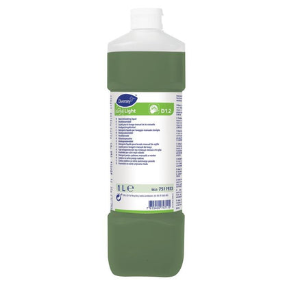 1-litrová plastová fľaša Diversey Deutschland GmbH & Co. OHG Suma Light D1.2 ručný umývací prostriedok s bielym uzáverom a zelenou tekutinou. Etiketa obsahuje viacjazyčný návod na odstraňovanie tuku a nečistôt pre žiarivo čistý riad.