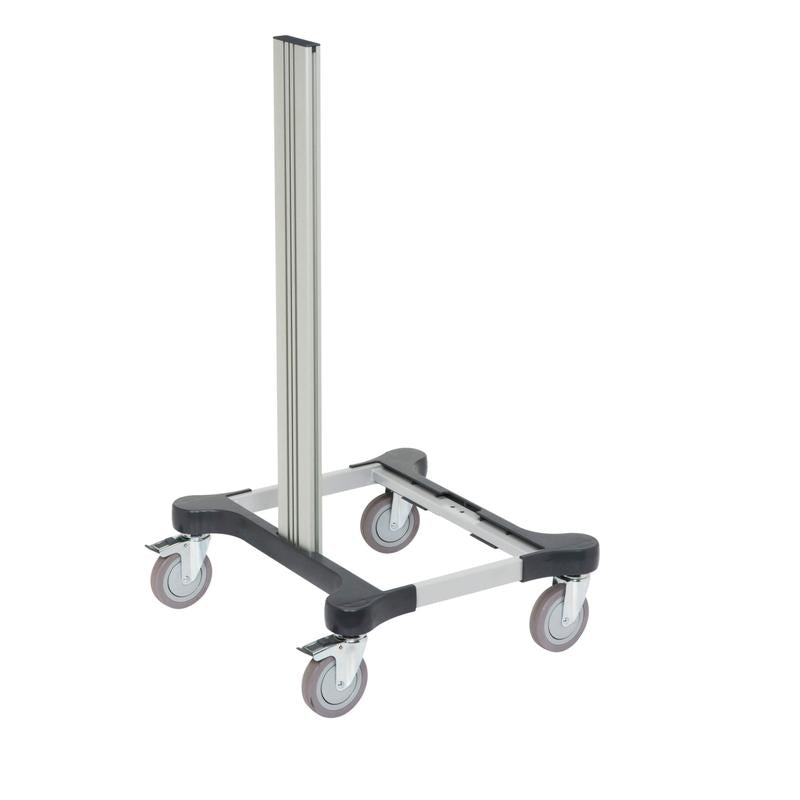 Produkt „TASKI Chassis Micro, základný rám malý“ od Diversey Deutschland GmbH & Co. OHG je kompaktný, mobilný základný rám zariadenia so štyrmi otočnými kolieskami a centrálnym stĺpikom na bielom pozadí.