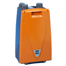 TASKI ERGODISC FLEXX penotvorný stroj 36V od Diversey Deutschland GmbH & Co. OHG je vzpriamená, oranžovo-modrá, obdĺžniková súčasť čistiaceho stroja s dvoma sivými ciferníkmi, prednou rukoväťou a malým logom TASKI na podstavci.