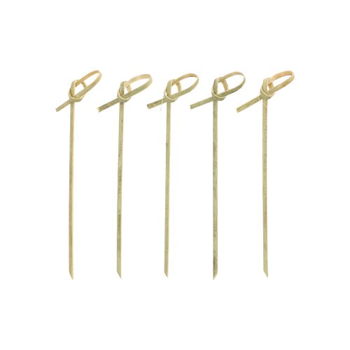 Päť PAPSTAR 40 Fingerfood - Picker „pure“ od PAPSTAR GmbH, s uzlovými slučkami na vrchu, je vertikálne usporiadaných v rade na bielom pozadí.