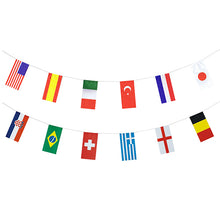 Zwei PAPSTAR Flaggenketten Papier (10 m, schwer entflammbar) mit 32 Nationen, darunter die USA, Spanien und Japan, hängen vor einem weißen Hintergrund. Dekorativ und schwer entflammbar für mehr Sicherheit von PAPSTAR GmbH.