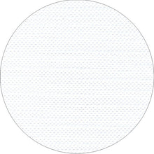 Detailný záber obrusu „ROYAL Collection“ od PAPSTAR GmbH ukazuje jeho biely, okrúhly povrch s jemným štruktúrovaným vzorom z malých, rovnomerne rozmiestnených bodiek. Jednoduché pozadie zdôrazňuje jasne definované okraje.