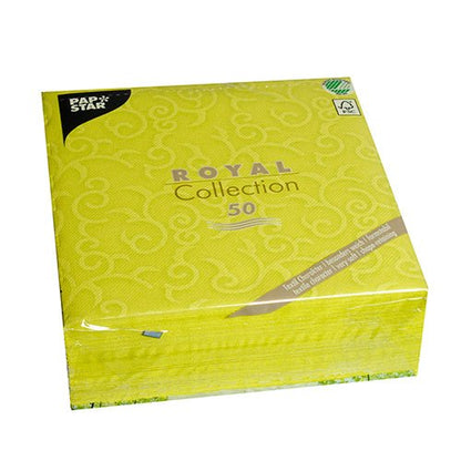 Zapečatené balenie s 50 zelenými PAPSTAR servítkami 40 x 40 cm (ROYAL Collection, 1/4-skladacia) PAPSTAR GmbH, s jemným špirálovým vzorom a symbolmi recyklácie a certifikácie na obale.