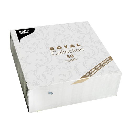 Balenie s 50 PAPSTAR servítkami "ROYAL Collection" 1/4-sklad, 40 x 40 cm, biele, od PAPSTAR GmbH. Balenie je elegantne ozdobené jemným vzorom a zlatým-čiernym písmom.