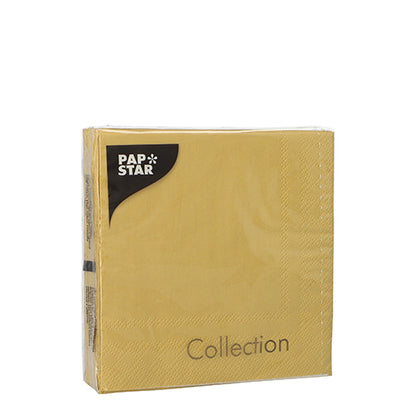 Zapečatené balenie s 20 PAPSTAR servítkami (25x25 cm, 3-vrstvové, 1/4-sklad) spoločnosti PAPSTAR GmbH stojí vzpriamene pred bielym pozadím – ideálne pre štýlovú stolovú dekoráciu.