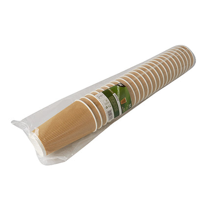 Balenie s 25 "To Go" papierovými pohármi s Ripple Wall od PAPSTAR GmbH s textúrovaným povrchom, zabalené v priehľadnom plaste a so zeleno-bielou etiketou produktu.