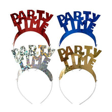 Tá PAPSTAR 4 farebne rôznorodé čelenky „Metallic“ od PAPSTAR GmbH ponúka plastové čelenky s nápisom „PARTY TIME“ v tučných písmenách, vždy v lesklej metalickej červenej, modrej, striebornej alebo zlatej farbe – ideálne na párty.