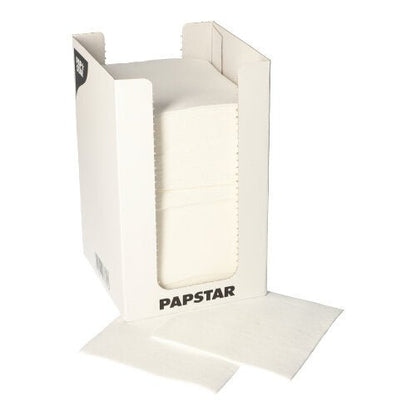 V bielom kartónovom dávkovači s nápisom „PAPSTAR GmbH“ sa nachádza 100 PAPSTAR servítok, 2-vrstvové „PUNTO“ 1/4-sklad (20x20 cm), pričom dve servítky sú čiastočne vytiahnuté a ležia plocho pred krabicou.