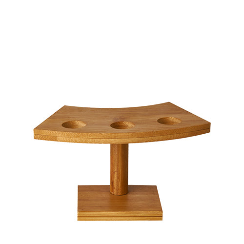 Držiak PAPSTAR pre 3 kužele "pure" z bambusu (9x16 cm) ponúka tri okrúhle výrezy na obdĺžnikovom stojane, ideálny na prezentáciu kužeľov. Značka: PAPSTAR GmbH, 1 kus.