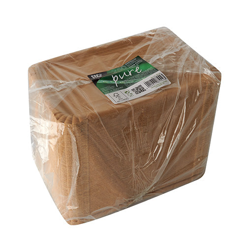 Ein rechteckiger Stapel PAPSTAR 250 "pure" weißer, quadratischer Pappteller der PAPSTAR GmbH, verpackt in klarem Kunststoff mit grünem Etikett - eine ideale umweltfreundliche Wahl für Ihre nächste umweltbewusste Veranstaltung.