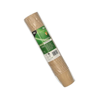 Plastom zabalené balenie s 50 porciovými pohármi PAPSTAR z hnedej lepenky, recyklovateľné. Od PAPSTAR GmbH, so zeleno-bielou etiketou s produktovými informáciami a čiarovým kódom. Stohované poháre sú ideálne pre gastronomické aplikácie.