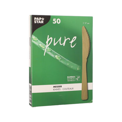 Zelená škatuľa PAPSTAR noža z bambusu "pure" (17 cm, 50 kusov) od PAPSTAR GmbH zobrazuje bambusový nôž s rukoväťou. Viacjazyčné balenie ho propaguje ako ekologické a stabilné - perfektný ekologický príbor.