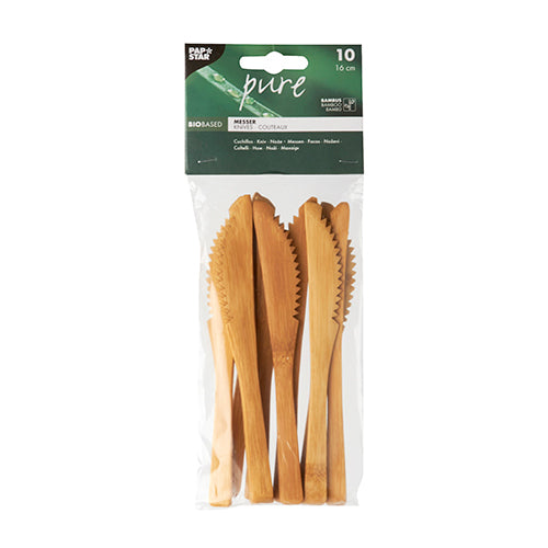In einer durchsichtigen Kunststoffverpackung befinden sich 10 PAPSTAR Bambusmesser "pure" (16 cm), umweltfreundlich und stabil, senkrecht angeordnet mit dem Markennamen der PAPSTAR GmbH an der Spitze.