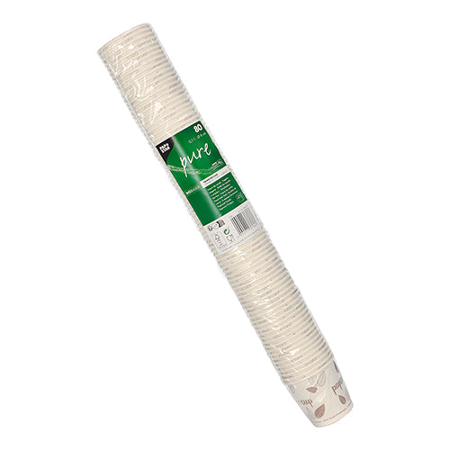 Balenie so 60 jednorazovými pohármi 80 „pure“ od PAPSTAR GmbH z bieleho kartónu, naskladané a zabalené v priehľadnom obale so zelenou etiketou „pure“ a informáciami o produkte.