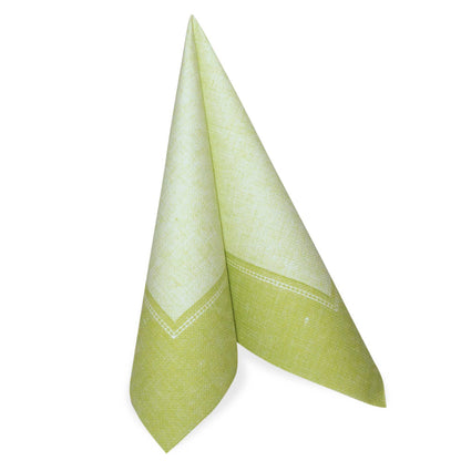 Obrúsok PAPSTAR GmbH 50 obrúskov "ROYAL Collection" 1/4-sklad zelený (40 x 40 cm) stojí vzpriamene s dvoma špicatými koncami, má svetlozelený okraj a viditeľné švy.
