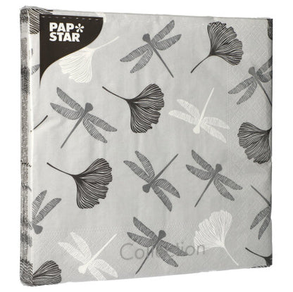 Sivá, 3-vrstvová papierová servítka od PAPSTAR GmbH vo formáte 40 x 40 cm s opakujúcim sa vzorom čiernych, bielych a sivých vážok a ginkgo listov. Logo „PAPSTAR“ je vytlačené v ľavom hornom rohu. Balenie obsahuje 20 servítok.