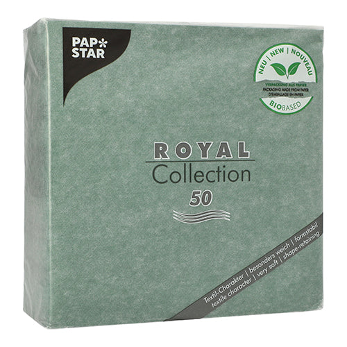 Eine grüne Packung PAPSTAR GmbH 50 Servietten "ROYAL Collection" 1/4-Falz-Servietten (40 x 40 cm, grün) bietet einen textilähnlichen, sehr weichen Griff; biobasiert und mehrsprachig beschriftet.