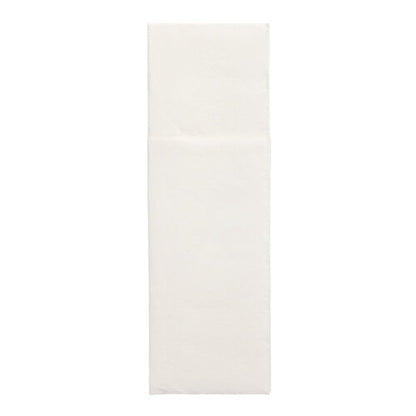 Na jednoduchom, bielom pozadí je zobrazená jedna, nerozložená servítka „DAILY Collection“ 48 x 30 cm s prehybom na príbory spoločnosti PAPSTAR GmbH z balenia po 50 kusoch.