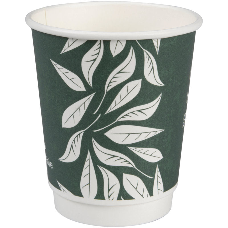 Der Kaffeebecher Doppelwand Bio "Green Leaves" von Abena Re-Seller GmbH ist ein grüner Pappbecher mit weißem Rand und Blätterdesign, hergestellt aus nachhaltigen Materialien. Der leere Becher steht aufrecht vor einem schlichten Hintergrund.