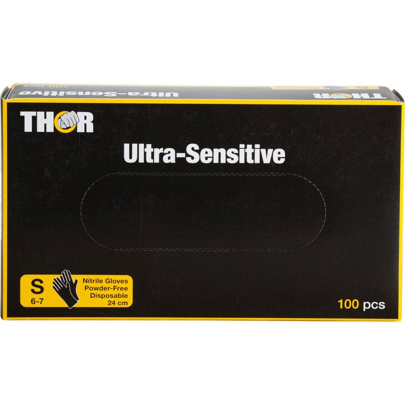Čierna krabica s nápisom "Thor Ultra Sensitive, nitrilová rukavica, čierna" od Abena Re-Seller GmbH obsahuje 100 malých (6-7) nitrilových rukavíc so žltými akcentmi a grafikou rukavice v ľavom dolnom rohu.