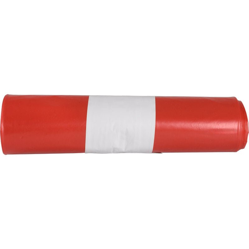 Zvinutý červený odpadkový vak pre Sækko Boy 60 (55 my LDPE Recycled) od Abena Re-Seller GmbH s širokým bielym stredovým pásom z ekologického plastu, zobrazený z boku na bielom pozadí.