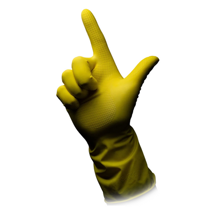 Žltý AMPri CLEAN-COMFORT latexový domácny rukavica bez púdru od AMPri Handelsgesellschaft mbH je zobrazený pred jednoduchým bielym pozadím. Rukavica má tvar „L“, pričom ukazovák smeruje nahor a palec je vodorovne natiahnutý. Má textúrovaný úchop na dlani a prstoch, čo zdôrazňuje jeho bezpúdrové vlastnosti pre všestranné použitie.