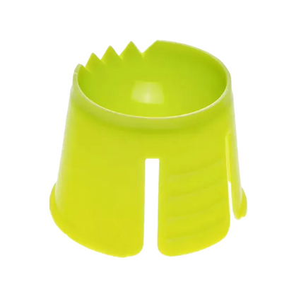 Jednorazový AMPri PP Dappen, navrhnutý na jednorazové použitie na miešanie a dávkovanie dentálnych materiálov, je svetlozelený valcovitý polypropylénový nástroj s otvorenou štrbinou na jednej strane a zúbkovanými zárezmi pozdĺž horného okraja. Pochádza od značky AMPri Handelsgesellschaft mbH.