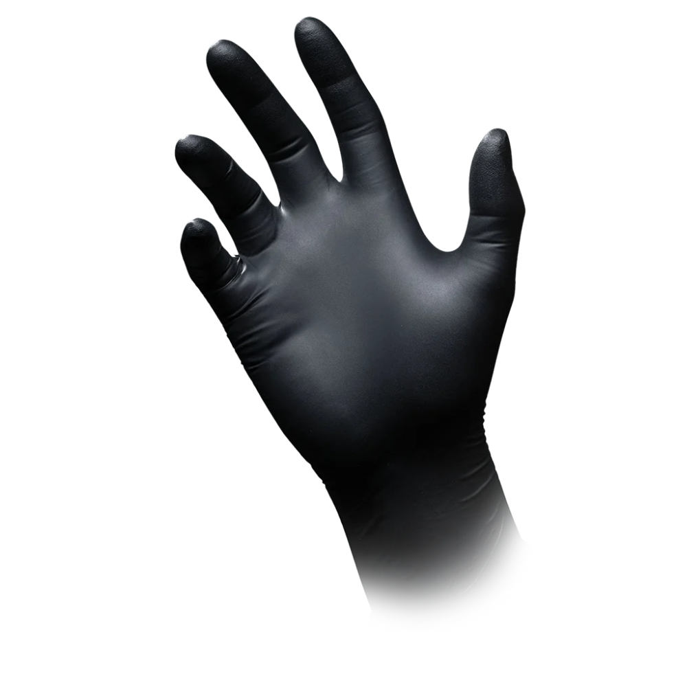 Ein antistatischer Nitril-Chemikalienschutzhandschuh vom Typ AMPri SolidSafety Chem Ex, der für präzise Handhabung gefertigt ist, wird an einer Hand mit leicht gespreizten Fingern vor einem schlichten weißen Hintergrund getragen.