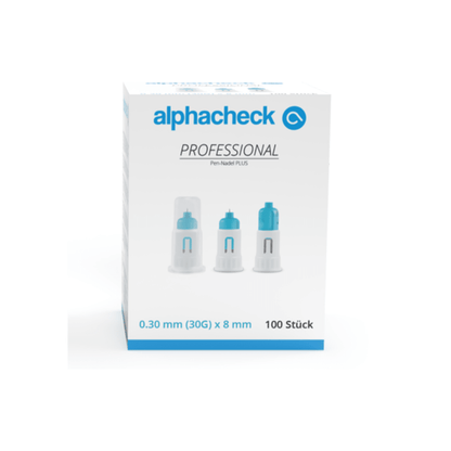 Krabička ihiel Alphacheck professional Pen-Nadel PLUS, rôzne veľkosti. Biela krabička s modrými akcentmi obsahuje 100 kusov sterilných ihiel s rozmermi 0,30 mm (30G) x 8 mm určených na injekcie inzulínu. Na prednej strane sú vyobrazené tri ihly do perového aplikátora s textom v modrej a čiernej farbe od spoločnosti Berger Med GmbH.