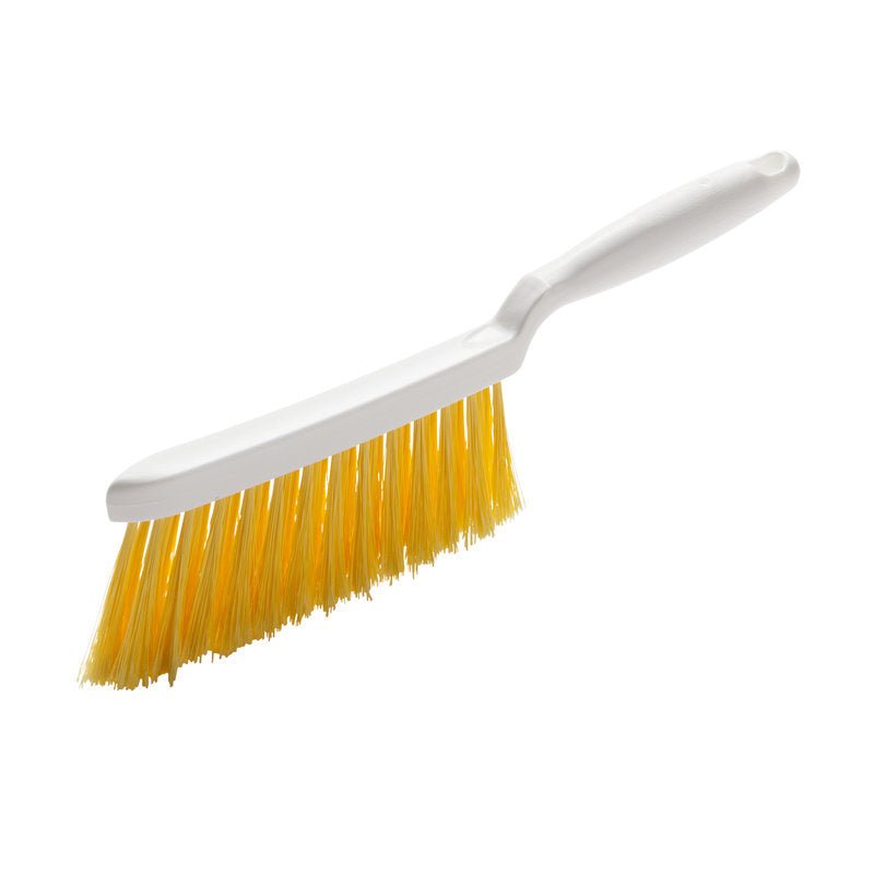 Ručná METLA, PBT žltá ø 0,25mm mäkká (280x15x50 mm) od Haug Bürsten KG s bielou rukoväťou a žltými mäkkými štetinami je zobrazená šikmo pred bielym pozadím, pričom je viditeľná rukoväť a strana so štetinami.