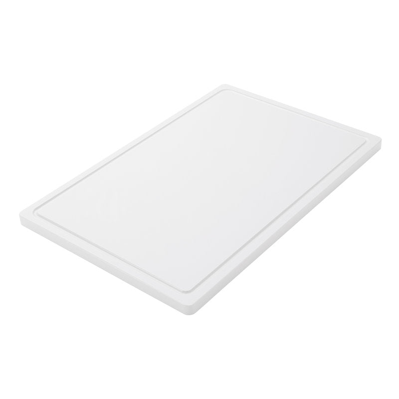 Das Haug Bürsten KG SCHNEIDEBRETT GROß, PE, PROTISKLUZOVÝ, 600X400X20MM je veľká, obdĺžniková, biela doska na krájanie s protišmykovým povrchom a vyvýšeným okrajom, ktorá je zobrazená šikmo pred bielym pozadím - ideálna na každodenné použitie v kuchyni.