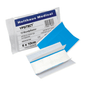 Balenie s nápisom „Holthaus Ypsitect® Wundpflaster, wasserabweisend 6 x 10 cm – 10 Pflaster | Packung (1 Stück)“ od Holthaus Medical GmbH & Co. KG obsahuje vodoodpudivé náplasti. Jedna z náplastí je čiastočne odstránená zo svojho ochranného obalu, takže je viditeľná jej modrá zadná strana a lepiaci povrch. Balenie uvádza veľkosť 6 x 10 cm a obsahuje 10 kusov.