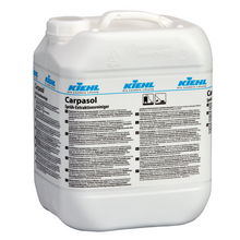 Ein weißer 10-Liter-Kunststoffkanister mit der Aufschrift "Kiehl Carpasol Sprühextraktionsreiniger" der Johannes Kiehl KG für die Teppich- und Polsterreinigung ist auf den Seiten mit ausführlichen Produktinformationen und Sicherheitshinweisen in mehreren Sprachen versehen.